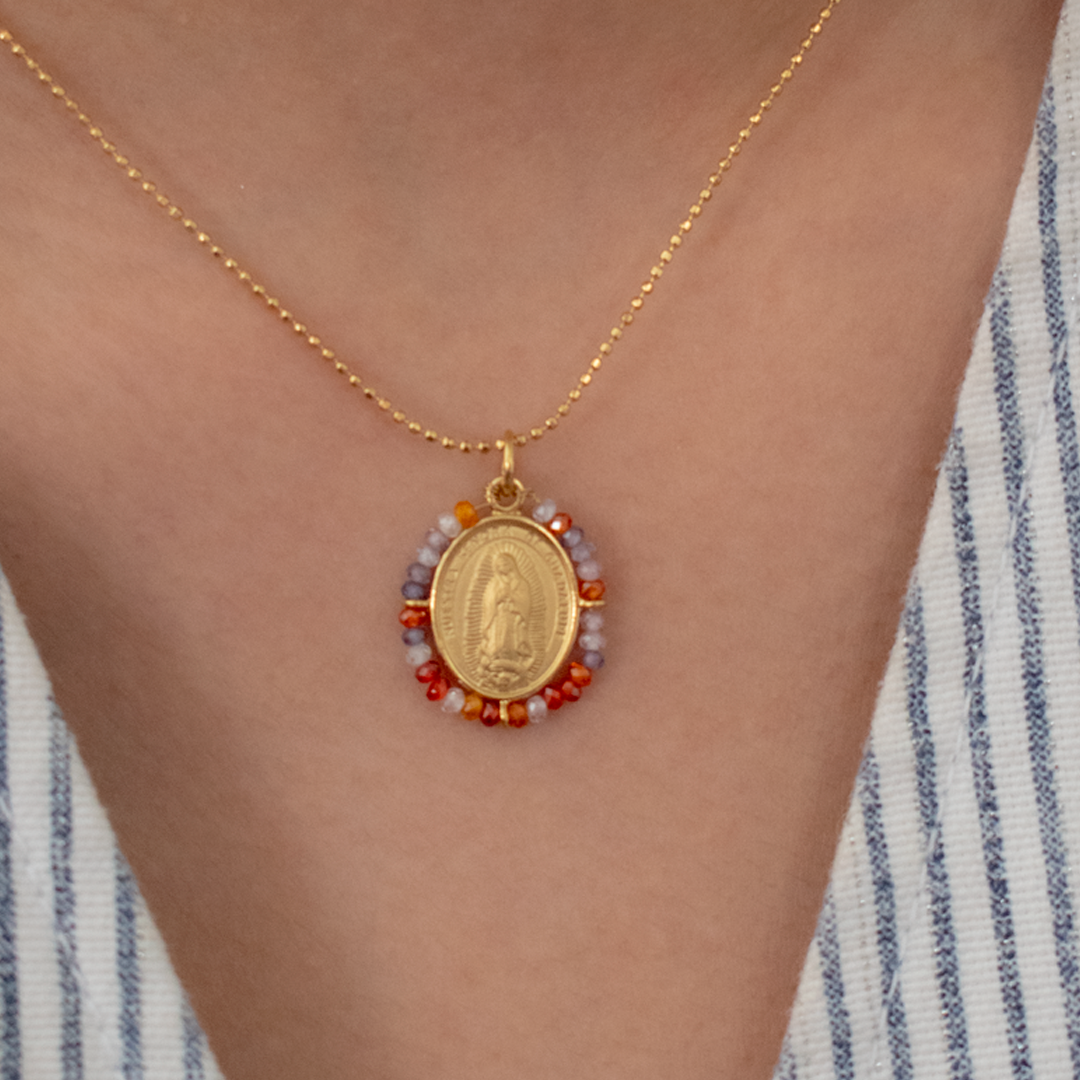 Collar Virgen de Guadalupe Bordada Semipreciosa