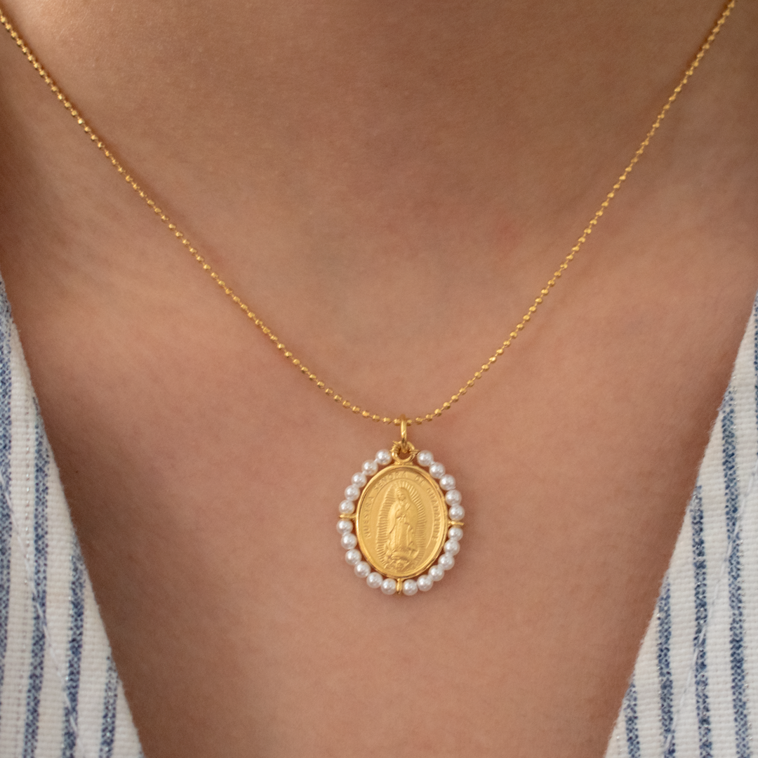 Collar Virgen de Guadalupe Bordada