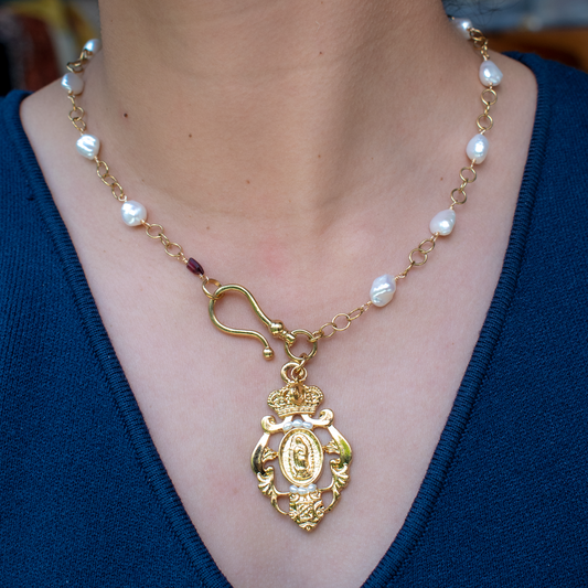 Collar Virgen de Guadalupe Medallon