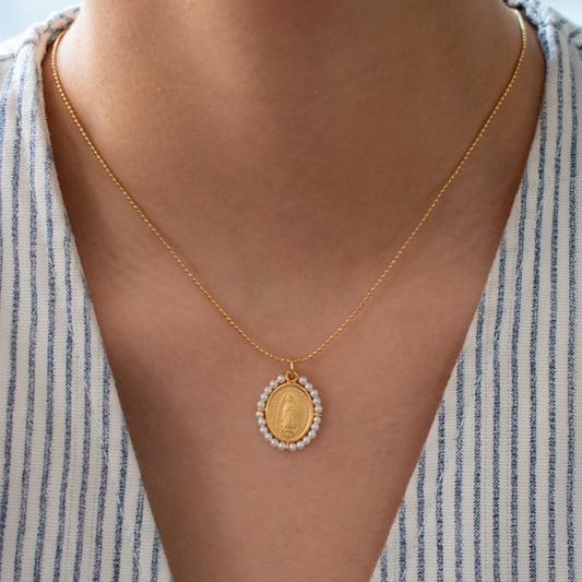 Collar Virgen de Guadalupe Bordada